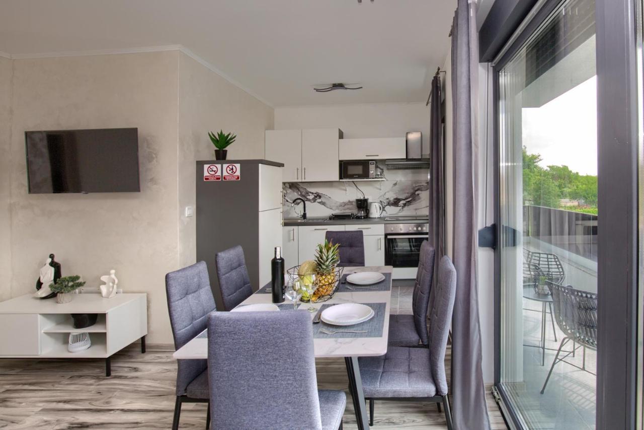 Apartment Luksuzni Asi S Bazenom *