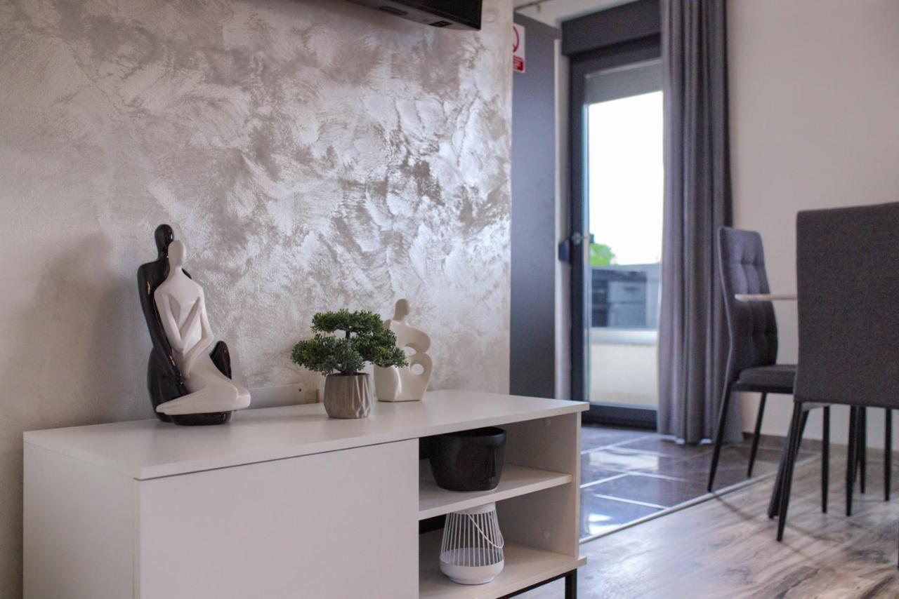 Luksuzni Asi S Bazenom Apartment