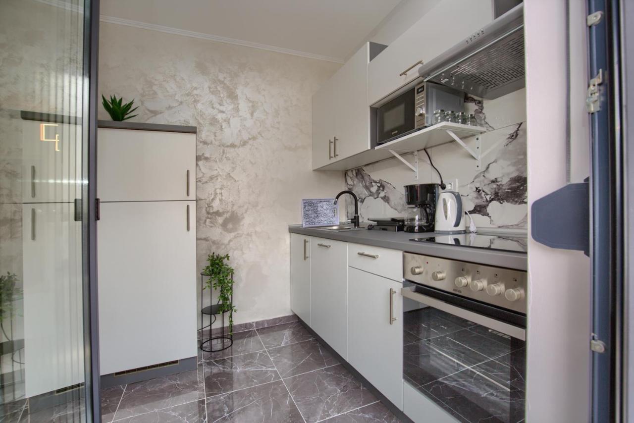 Apartment Luksuzni Asi S Bazenom