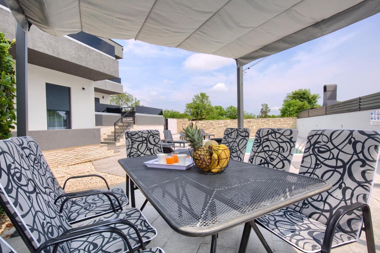 Apartment Luksuzni Asi S Bazenom Fažana