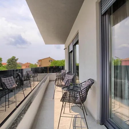 Luksuzni Apartmani Asi S Bazenom Fažana Exterior foto
