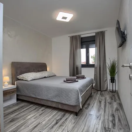 Luksuzni Apartmani Asi S Bazenom Fažana Exterior foto