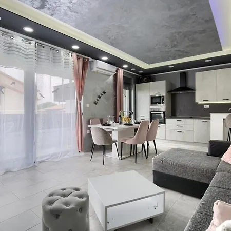 Luksuzni Apartmani Asi S Bazenom Fažana Exterior foto