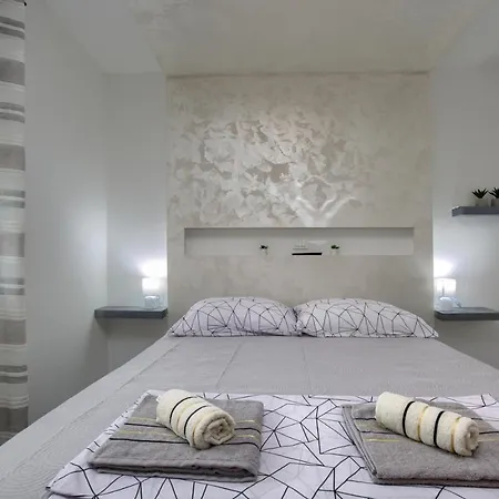 Luksuzni Apartmani Asi S Bazenom Fažana Exterior foto