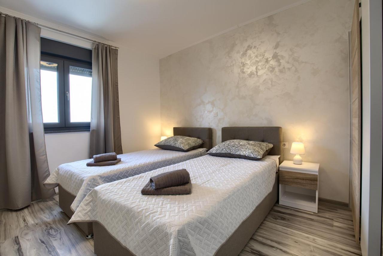 Apartament Luksuzni Asi S Bazenom Fažana