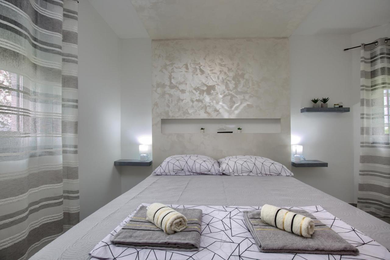 Luksuzni Asi S Bazenom Apartament